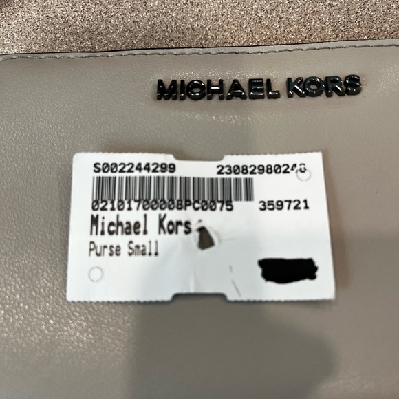NWT Michael Kors Cream Wallet - Picture 10 of 10